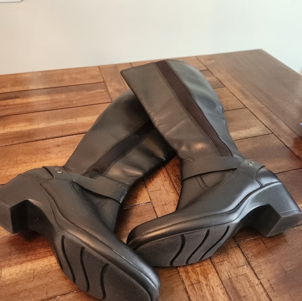 Clarks Women's Leather Boots 8.5